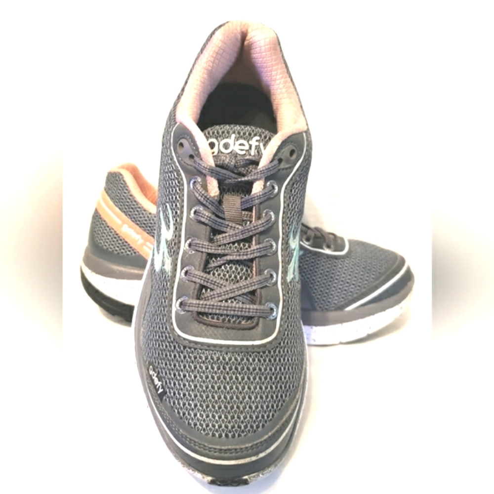 GDefy Gravity Defyer Sneakers Size 9 Gray Pink